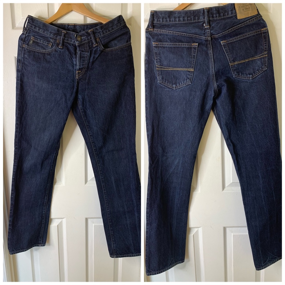 - Abercrombie & Fitch Jeans